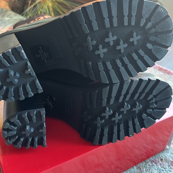 Guess Boots - Picture 5 of 7